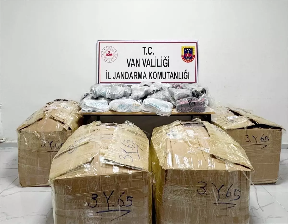 Başkale\'de Gümrük Kaçağı Malzeme Ele Geçirildi