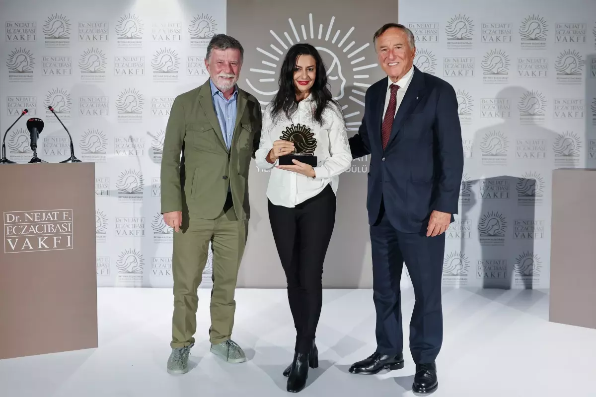 Beyhan Eczacıbaşı Ödülü Koray Avcı Çakman\'ın