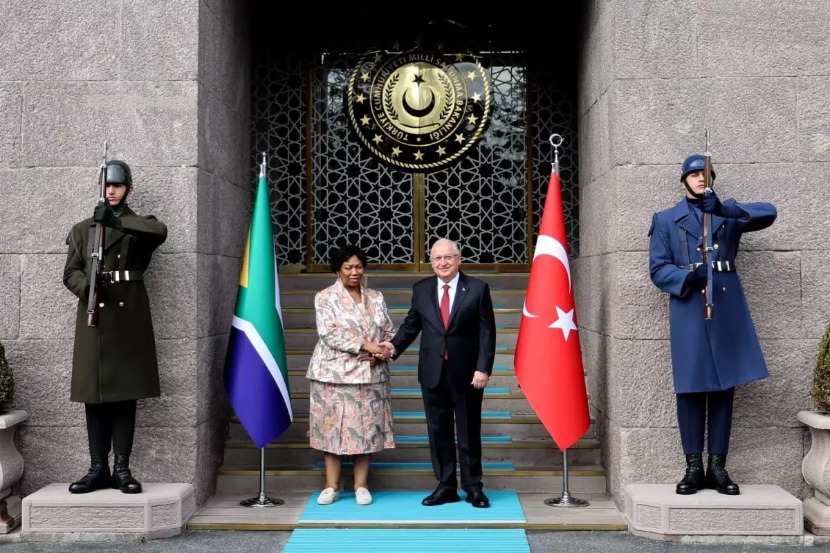 Güler ve Motshekga Görüştü