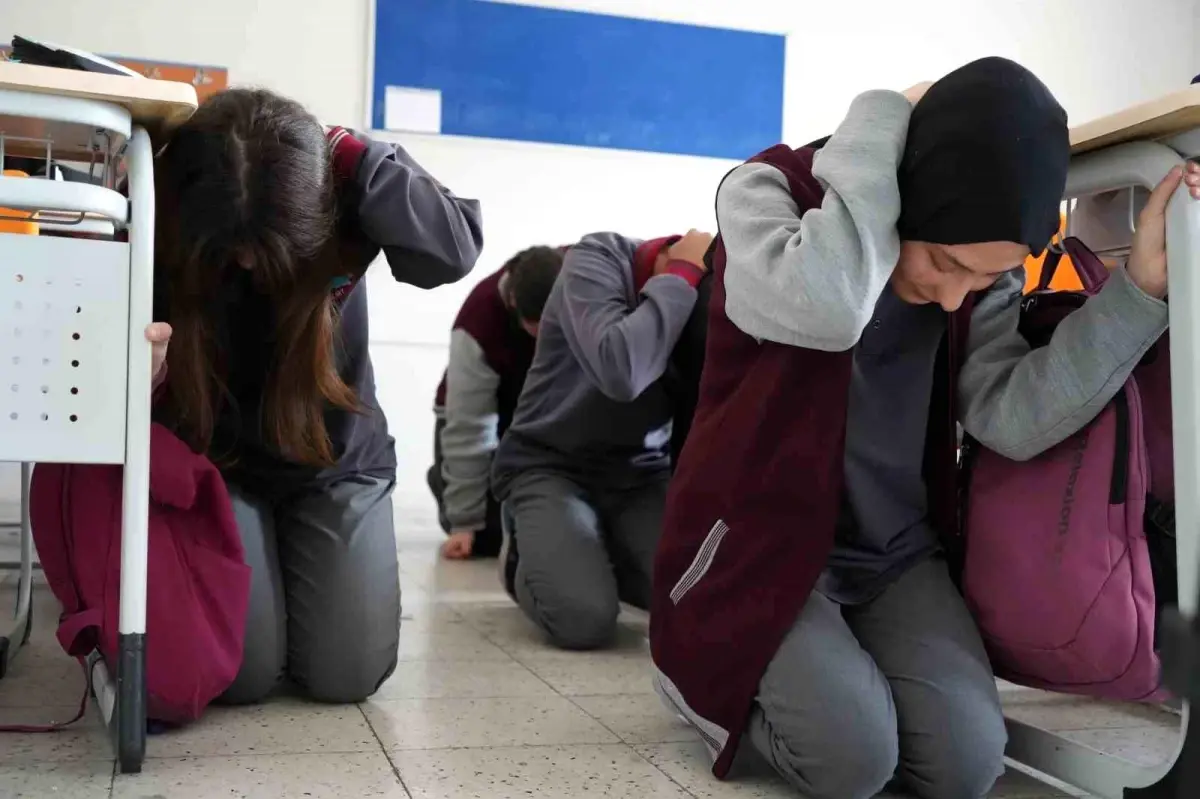 Bayburt\'ta Afet Tatbikatı Düzenlendi