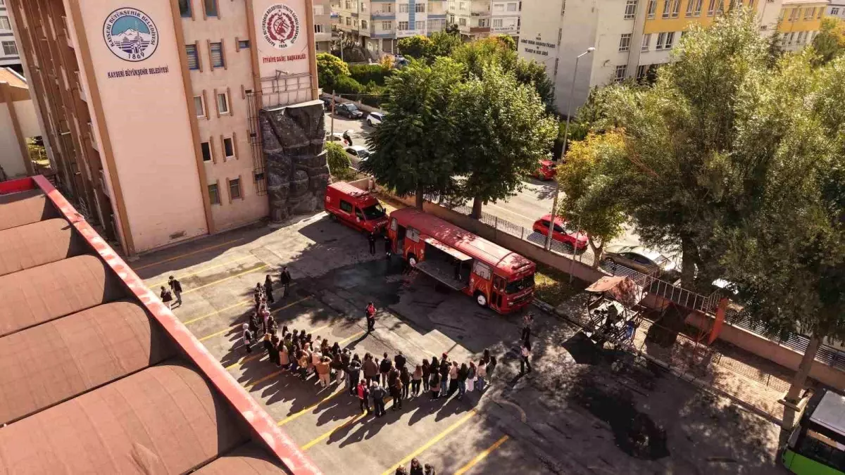 Kayseri Büyükşehir Belediyesi, Dünya Afet Riskleri Azaltma Günü\'nde Eğitim Düzenledi