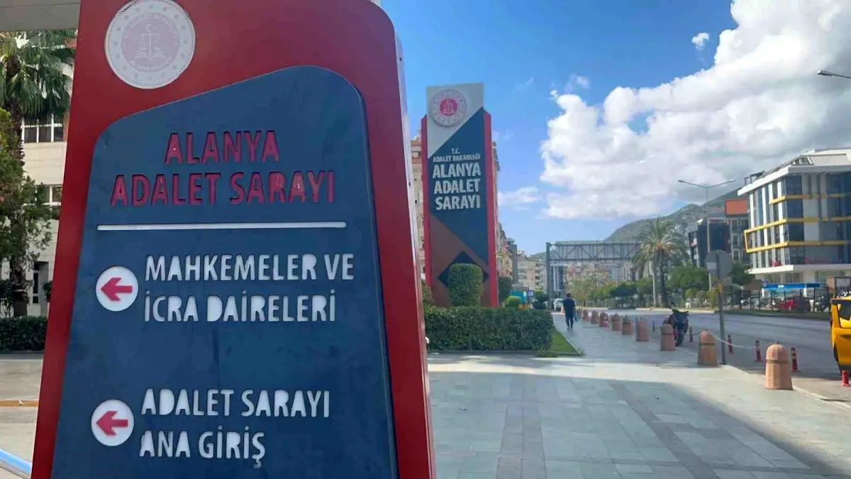 Alanya\'da Bıçaklama Olayında 2 Tutuklama