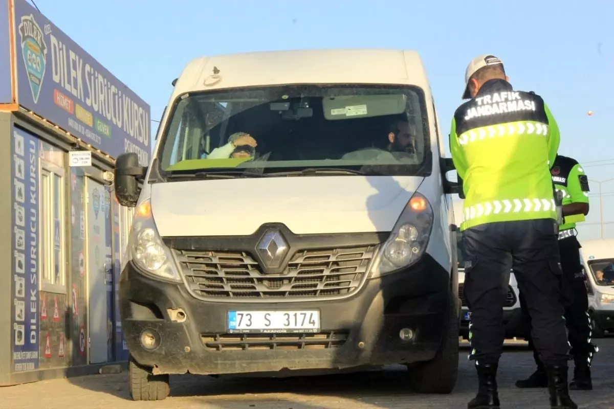 Cizre\'de Okul Servislerine Denetim