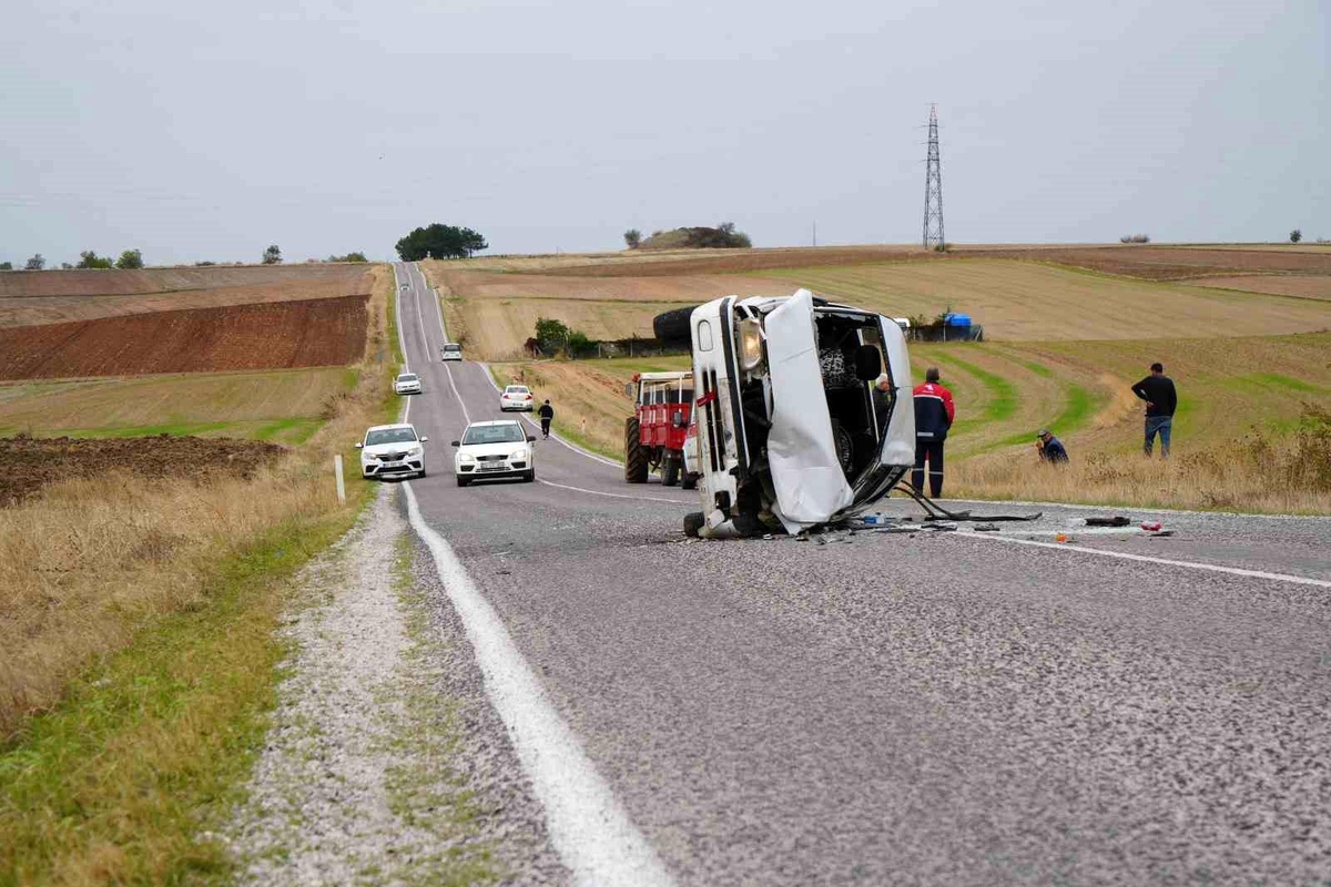 Edirne\'de Trafik Kazası: 3 Yaralı