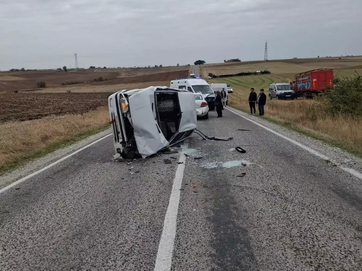 Edirne\'de Trafik Kazası: 3 Yaralı
