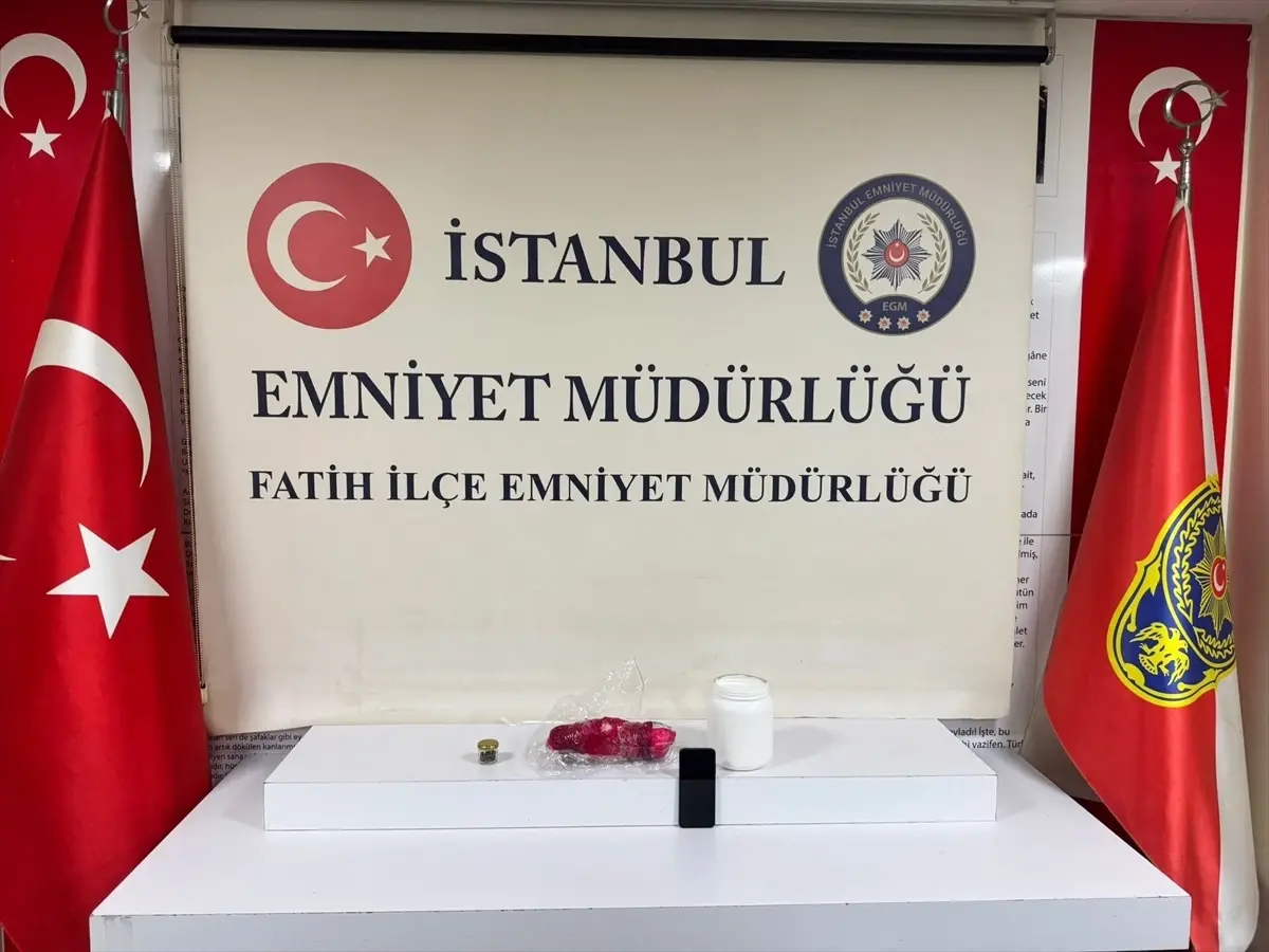 Fatih\'te Uyuşturucu Ticareti Yapan Hükümlü Yakalandı