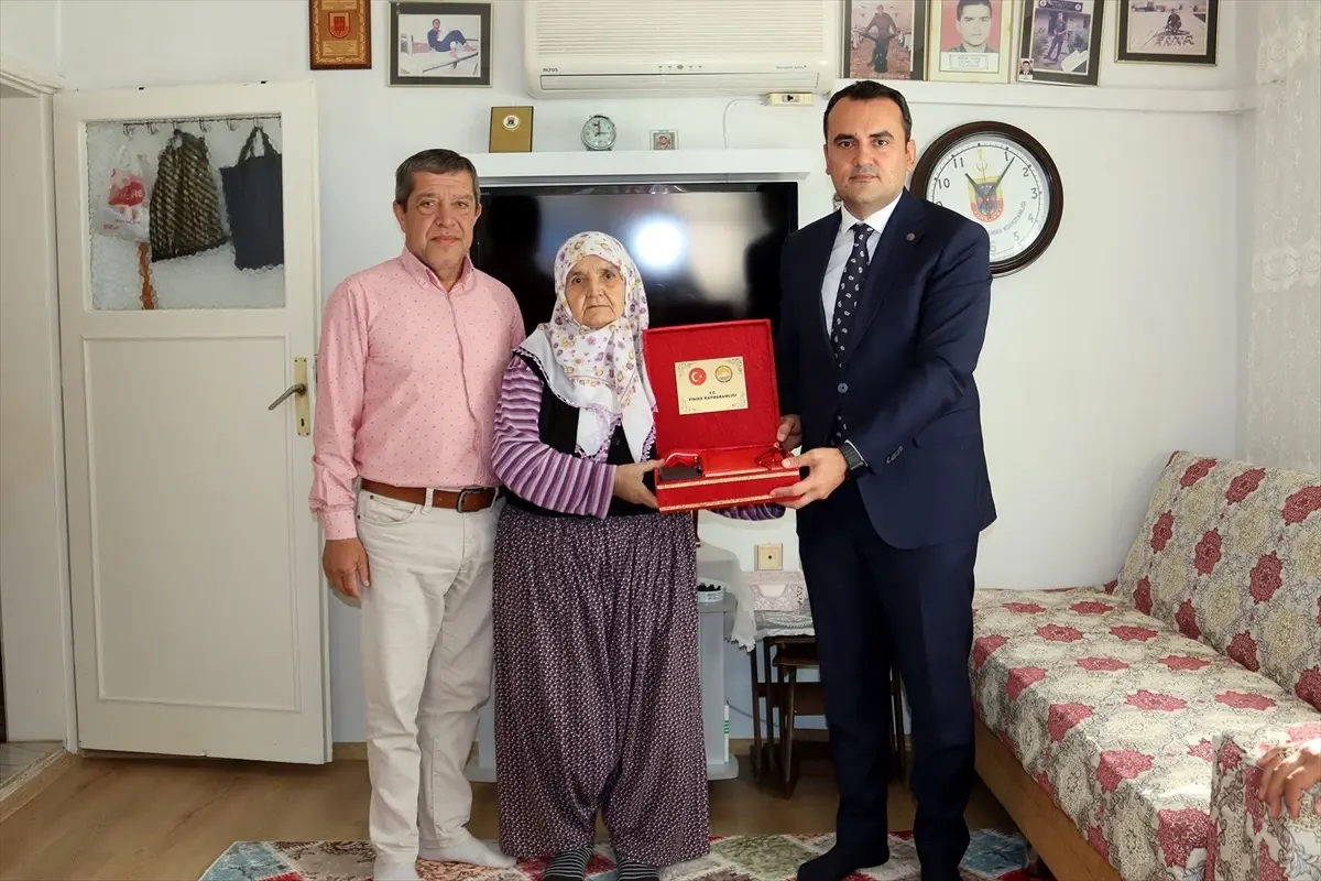 Kaymakam Çelik\'ten Şehit Ailesine Ziyaret