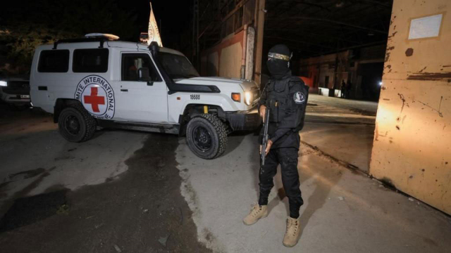 Hamas, Trump'ın açıklamalarından sonra İsrailli esirlerin cenazelerini teslim etmeye başladı