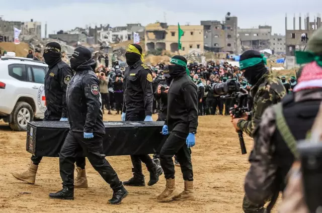 Hamas, Trump'ın açıklamalarından sonra İsrailli esirlerin cenazelerini teslim etmeye başladı
