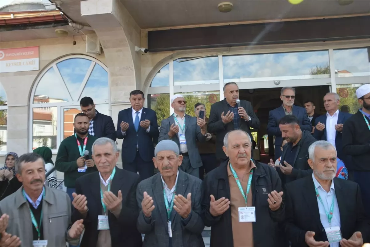 Umre Kafileleri Uğurlandı