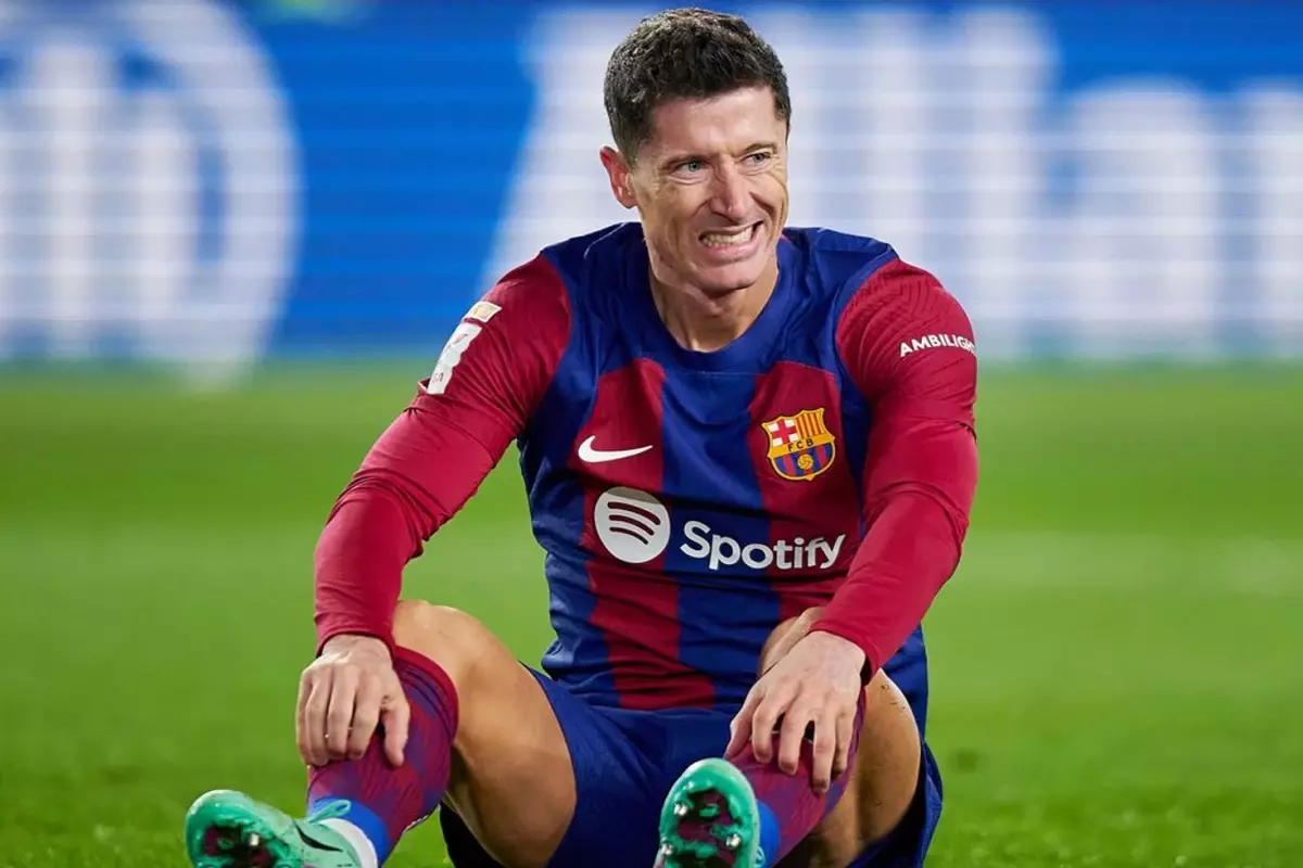 İsmi Fenerbahçe ile anılan Lewandowski\'ye büyük şok