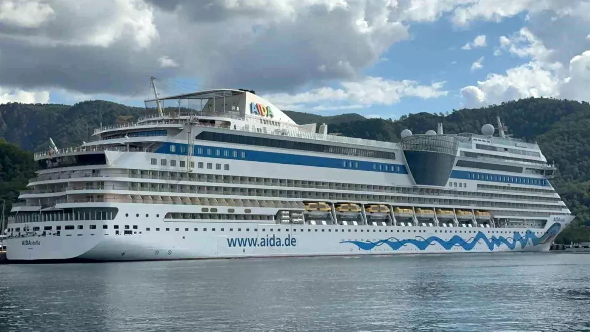 Kruvaziyer Gemisi Marmaris\'te