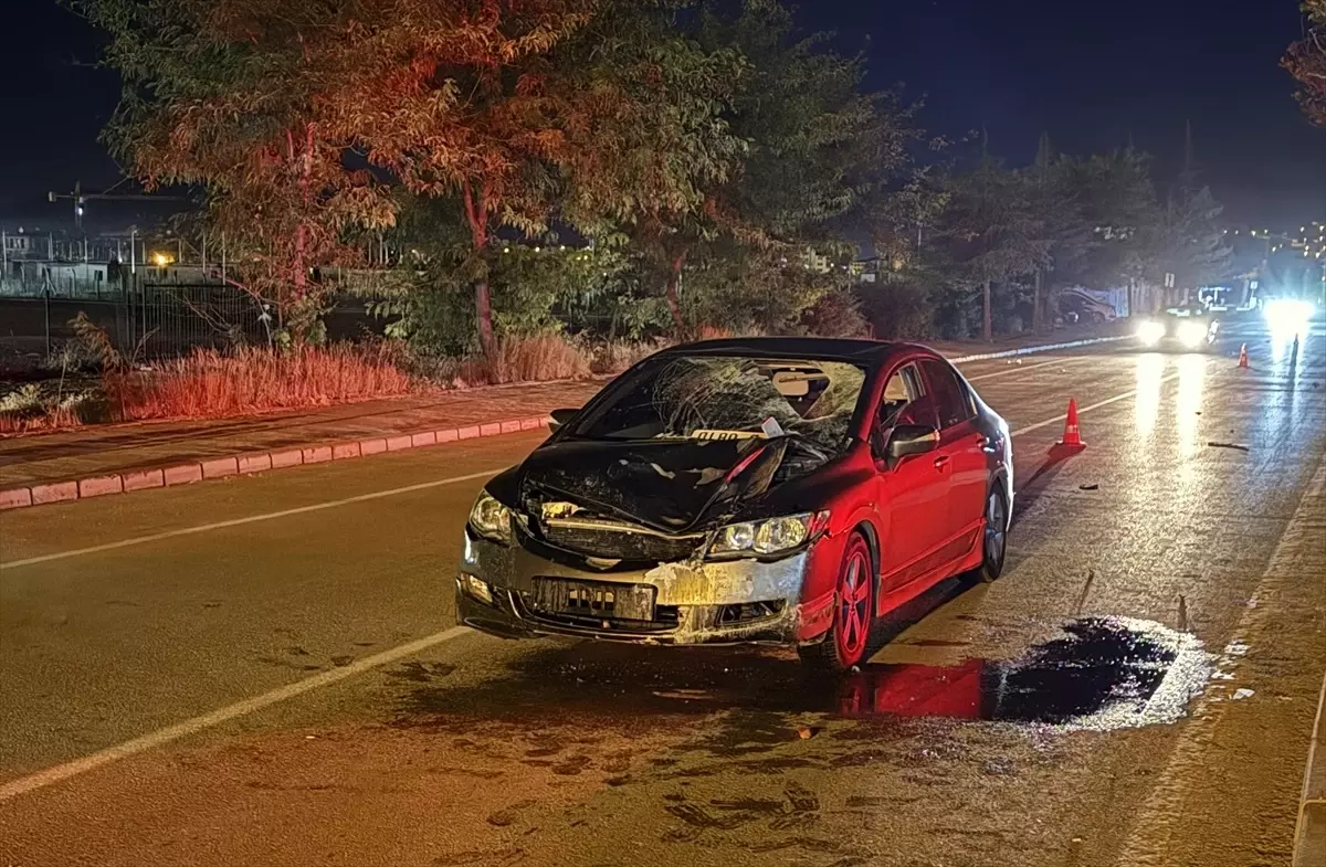 Otomobil Yayaya Çarptı, Hayatını Kaybetti