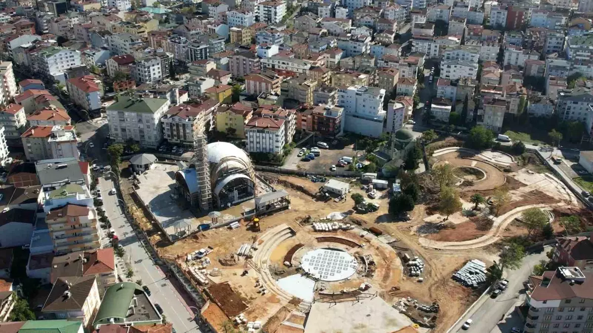 Çayırova Kent Meydanı Projesi\'nde Çalışmalar Hızla Devam Ediyor