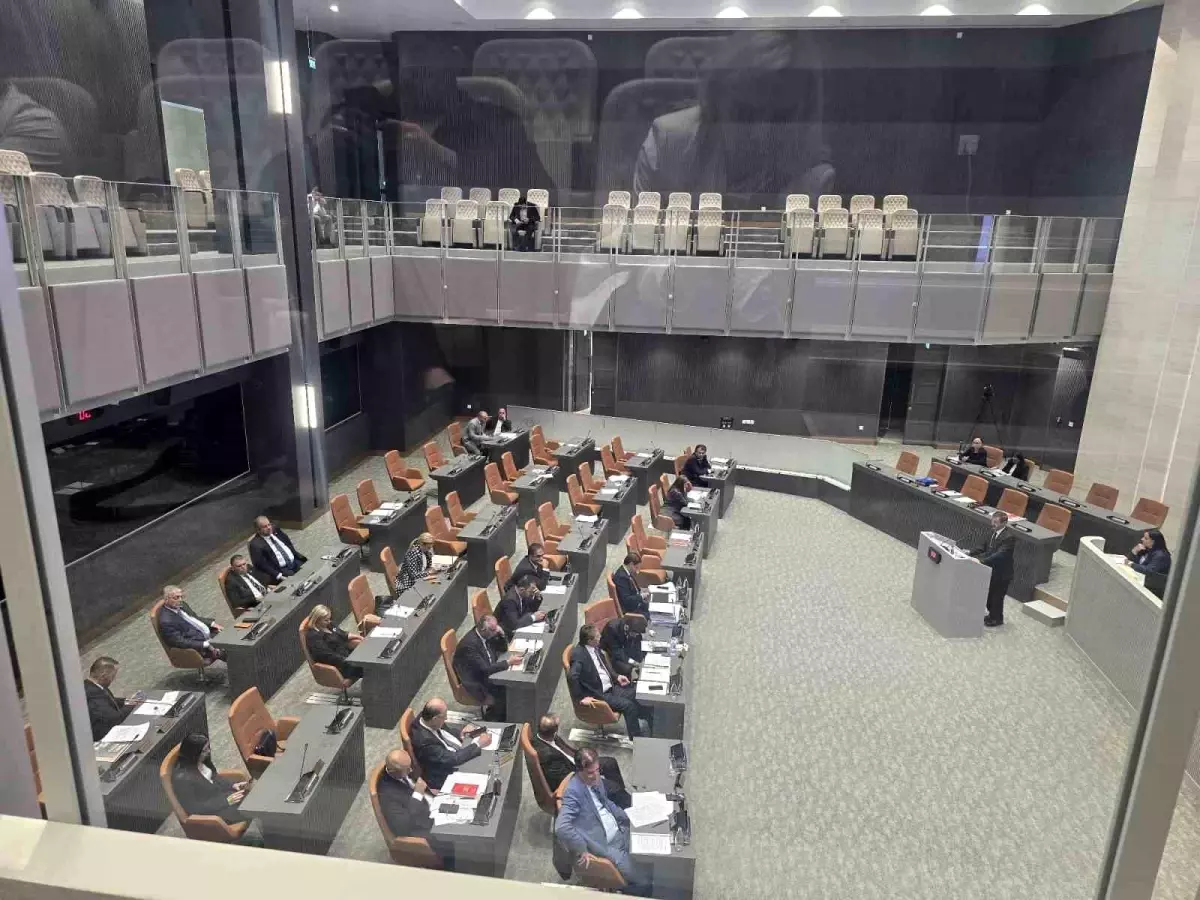 KKTC Meclisi\'nde İki Devletli Çözüm Tansiyonu