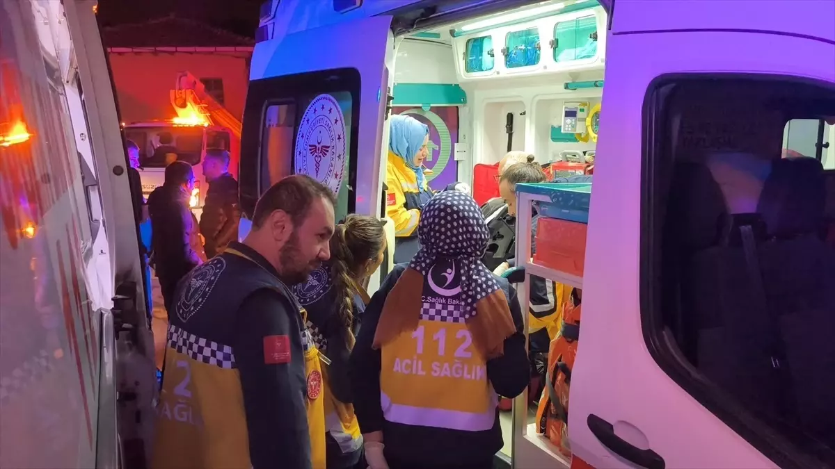 Kütahya\'da Ahşap Evde Yangın Çıktı