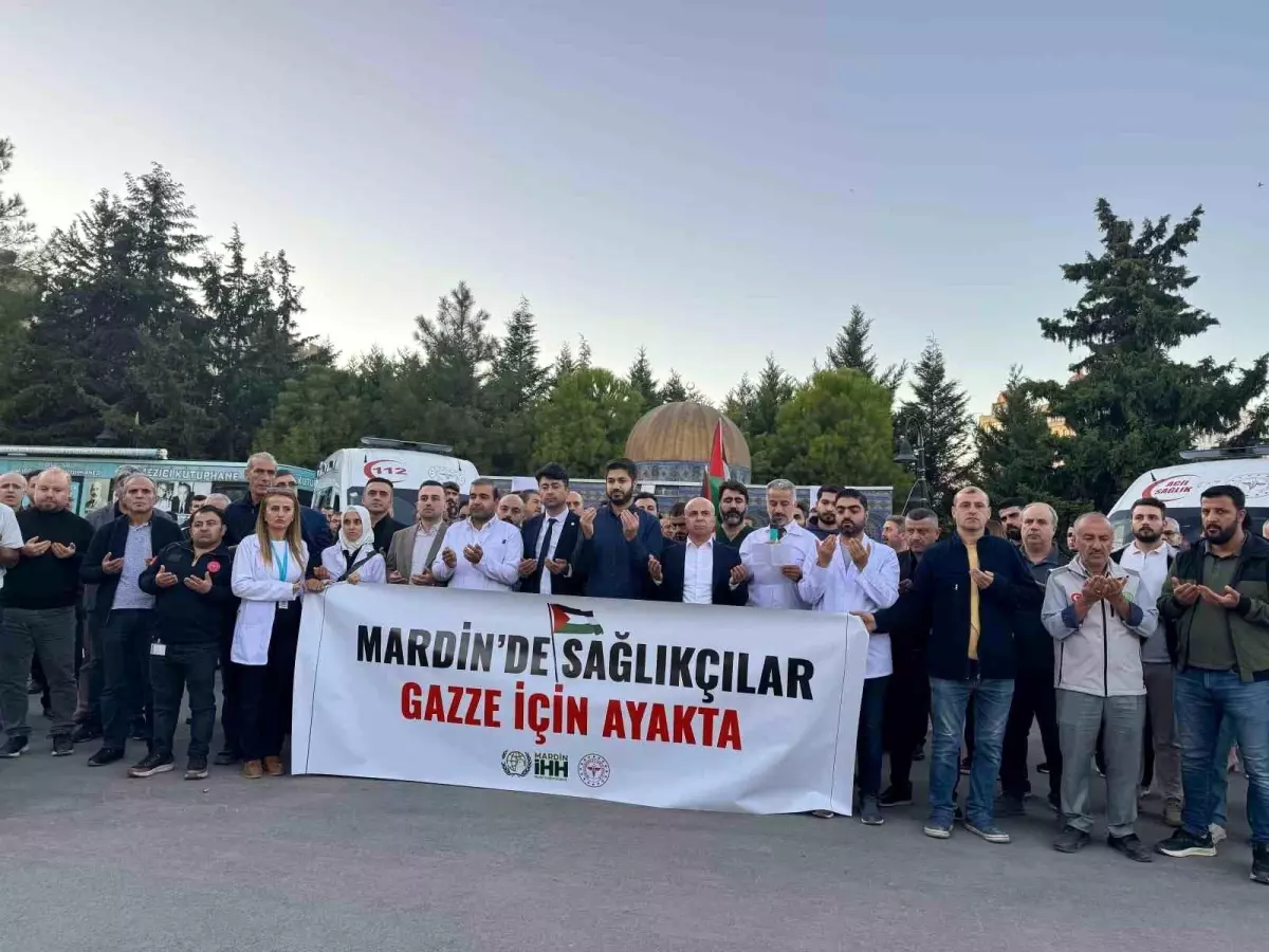 Mardin\'de sağlıkçılar Gazze için ayakta