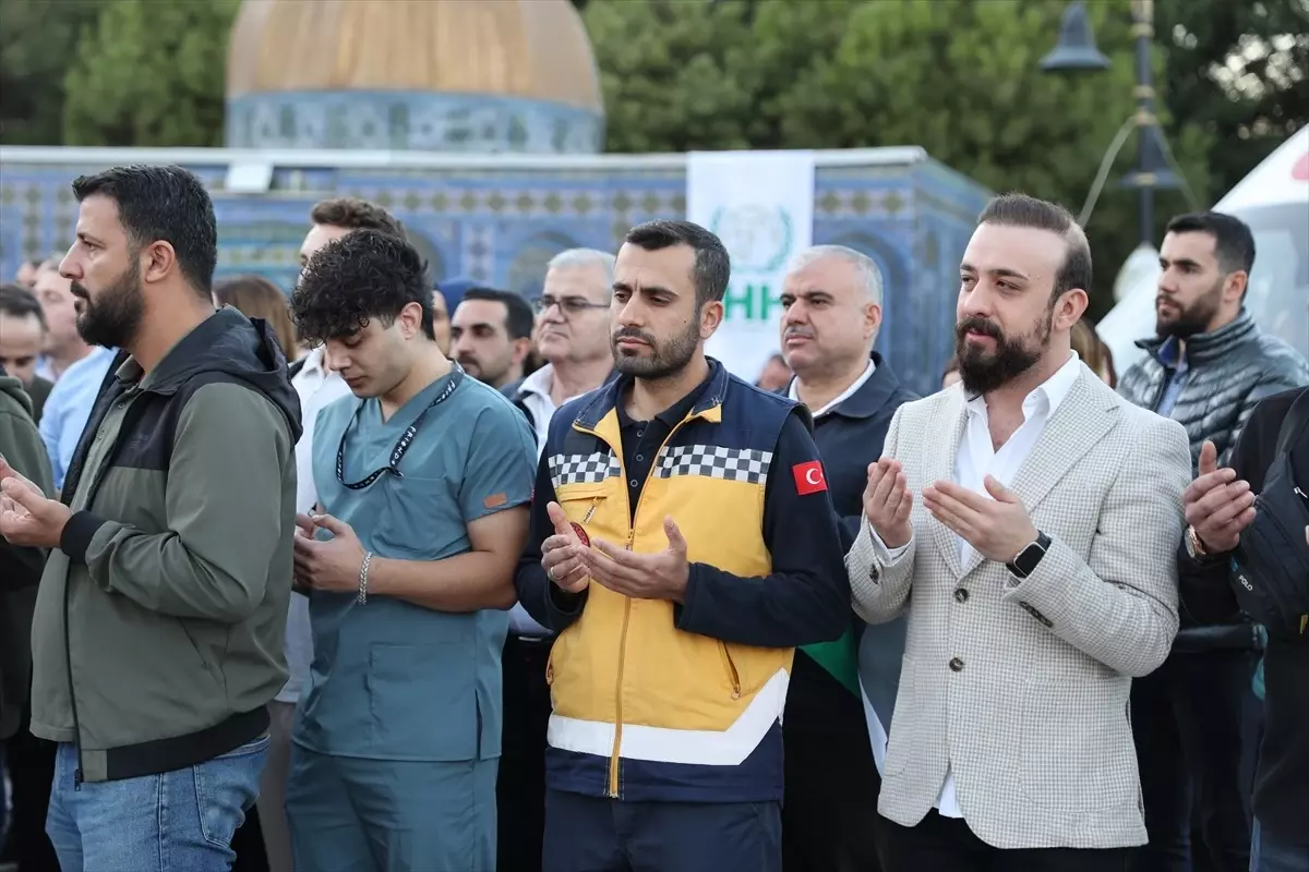 Mardin\'de "Sağlıkçılar Gazze için ayakta" programı düzenlendi