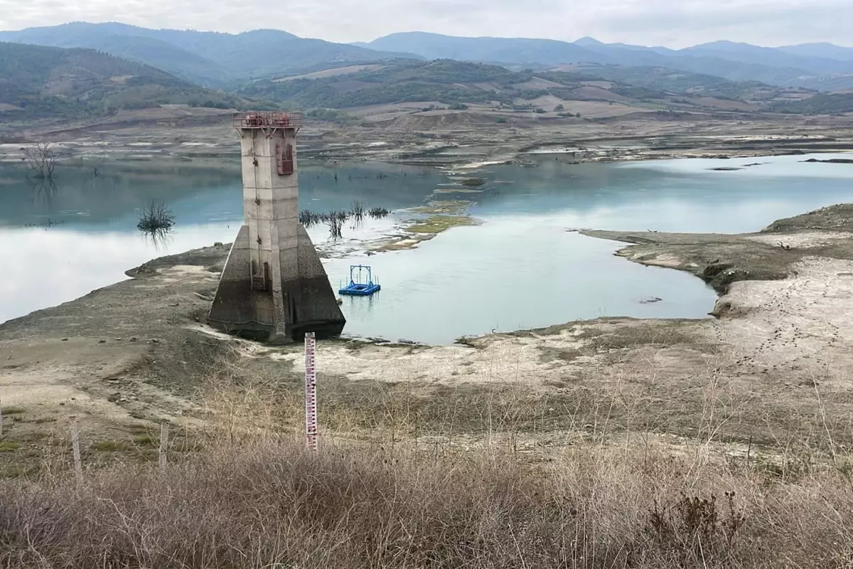 Naip Barajı\'nda su seviyesi yüzde 1\'in altına düştü