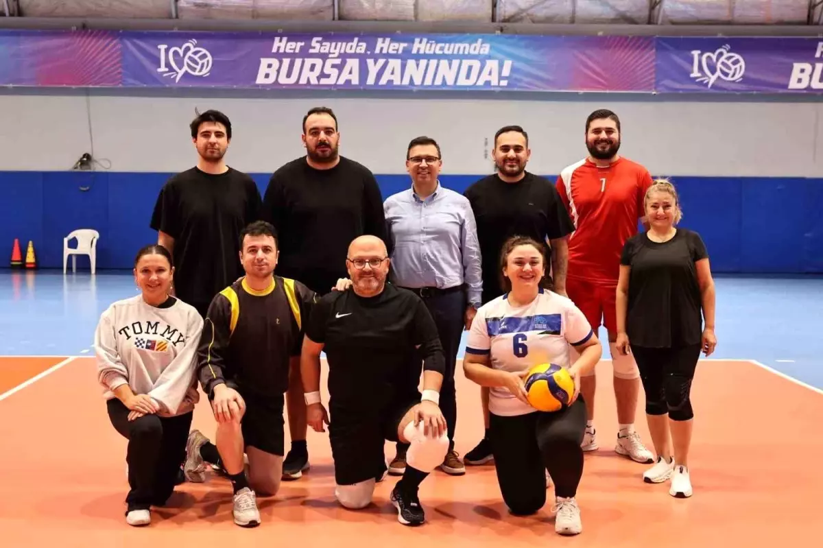 Nilüfer Belediyesi\'nde Birimler Arası Voleybol Turnuvası Başladı