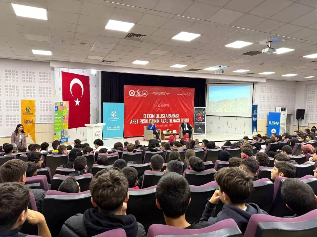 Kocaeli\'de Afet Bilinci Tatbikatı: 1450 Kişiye Eğitim Verildi