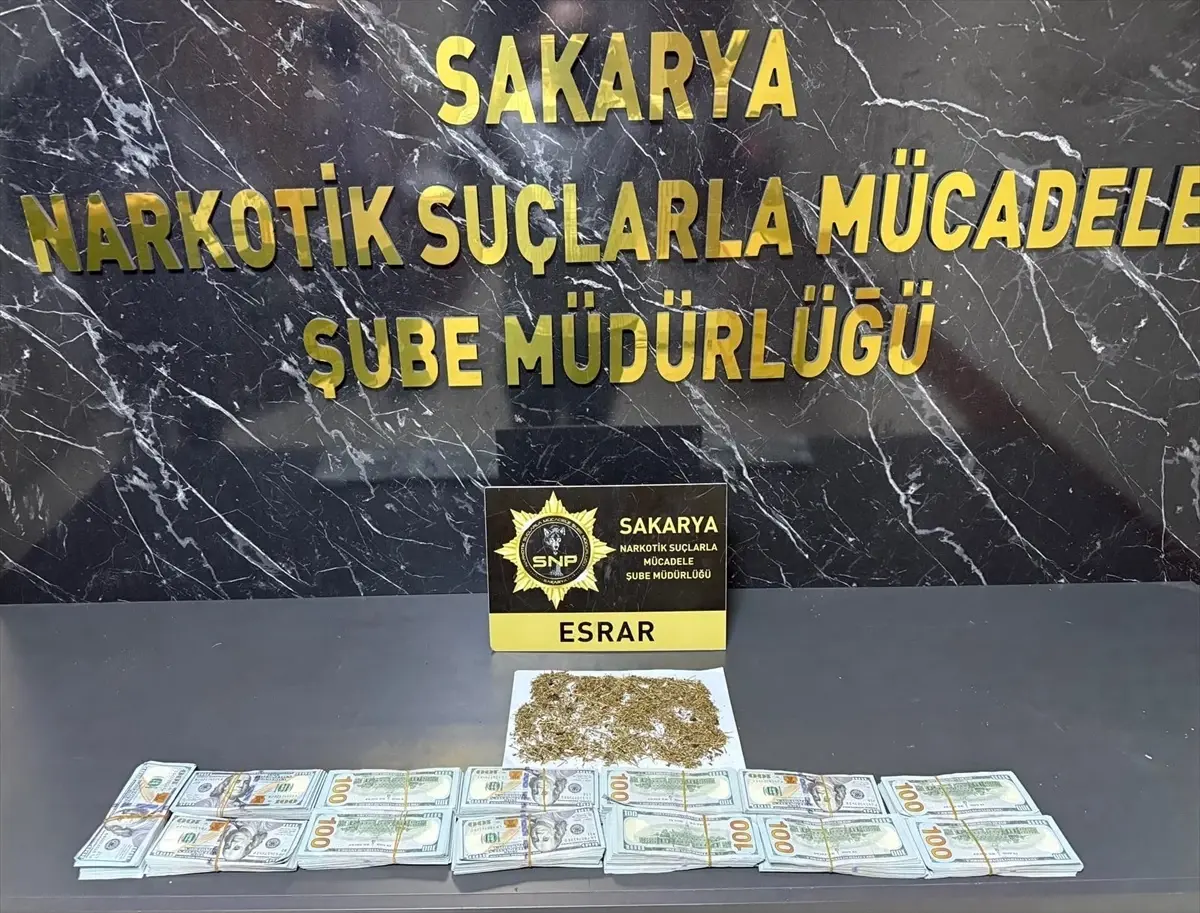 Sakarya\'da Uyuşturucu Operasyonu: 130 Bin Dolar Ele Geçirildi