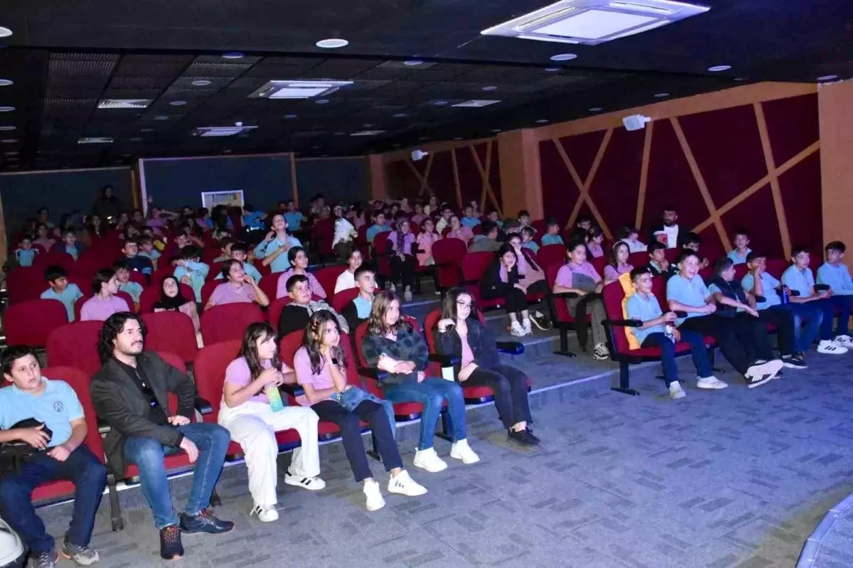 Siirt\'te Öğrenciler için Sinema Günleri Başladı