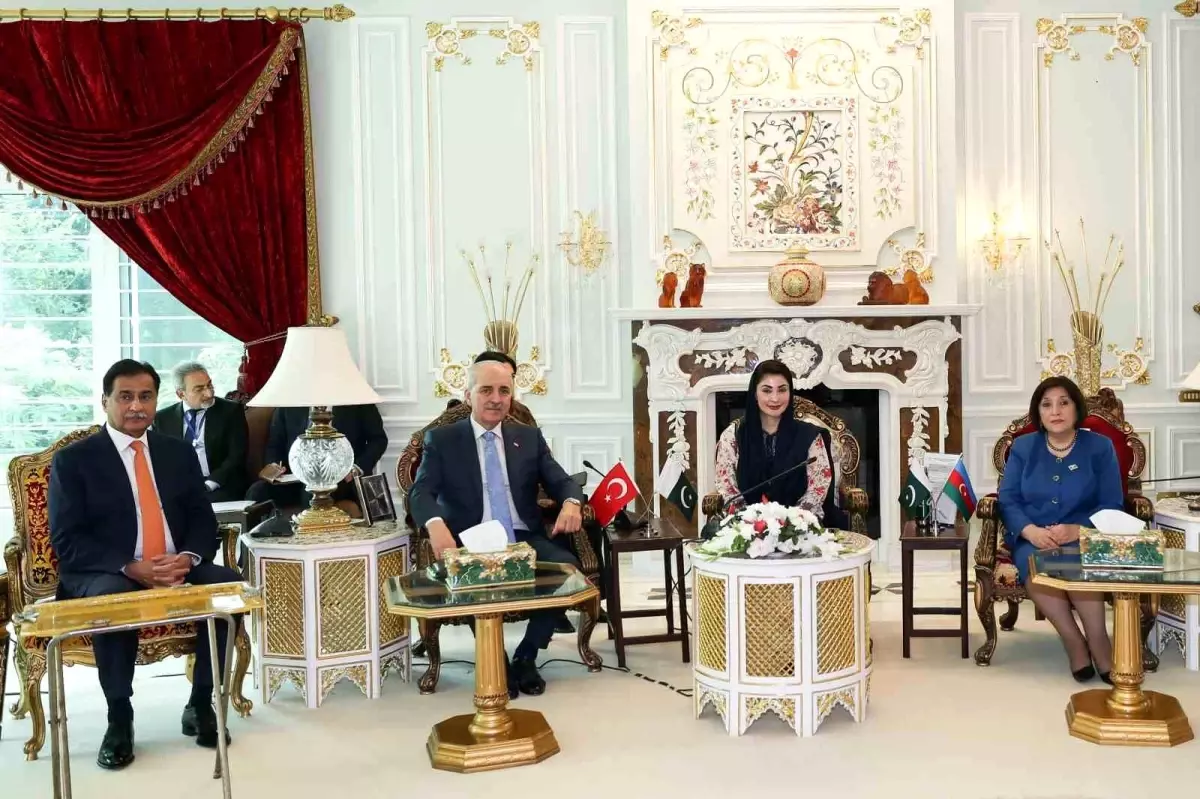 Kurtulmuş, Pakistan\'da Başbakan Şerif ile Görüştü
