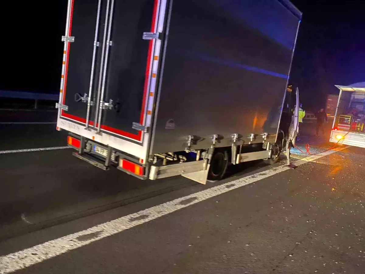 Bolu\'da Kamyonet Kazası: Sürücü Sıkıştı