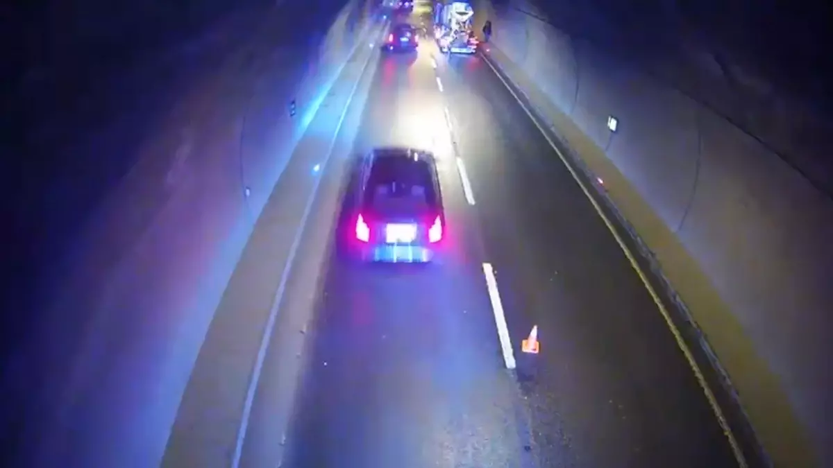 Rize\'de Cumhurbaşkanı Erdoğan\'ın Konvoyunu Tehlikeden Kurtaran Polisler Ödüllendirildi