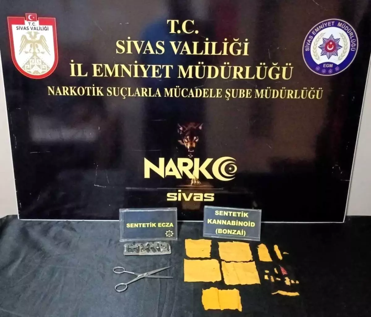 Sivas\'ta Uyuşturucu Operasyonu: 8 Gözaltı
