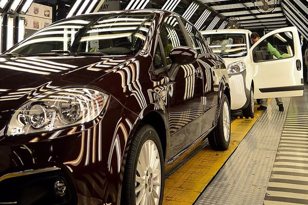 Zirve yine değişmedi! İşte Türkiye\'de en çok satılan otomobiller