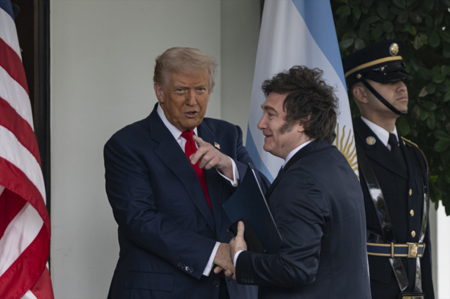 ABD Başkanı Trump, Arjantin'deki seçimde Devlet Başkanı Javier Milei'yi destekleyeceğini açıkladı