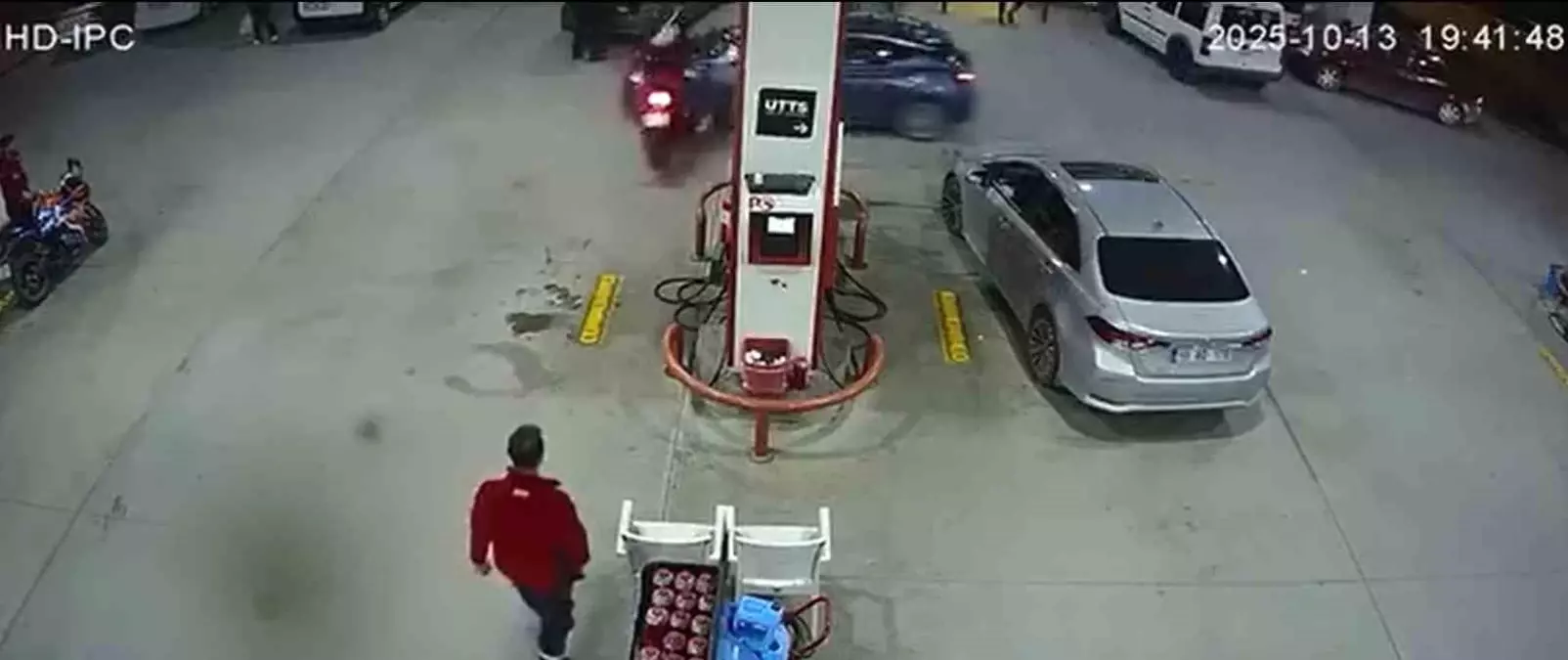 Balıkesir\'de Akaryakıt İstasyonunda Kaza