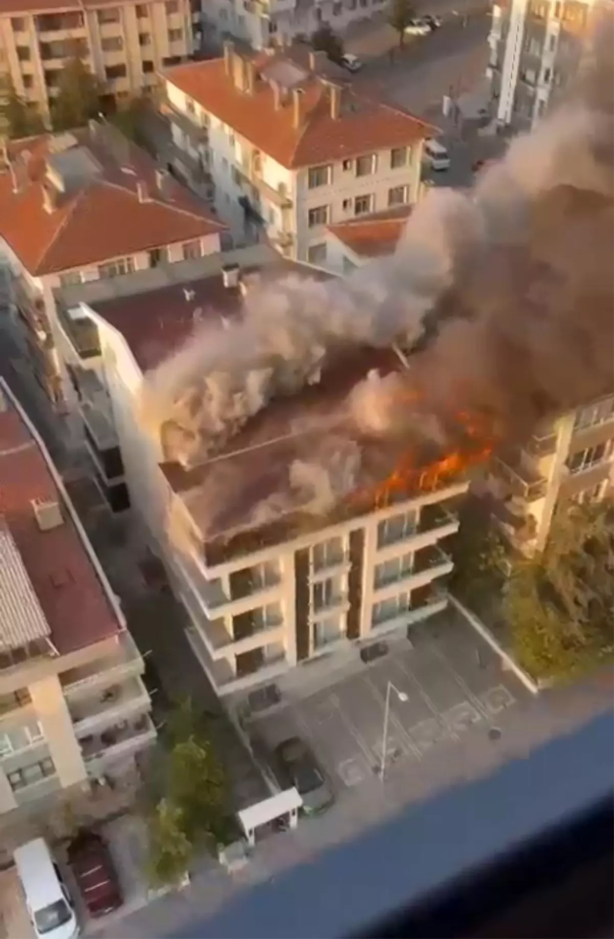 Ankara\'da Çatı Katında Yangın