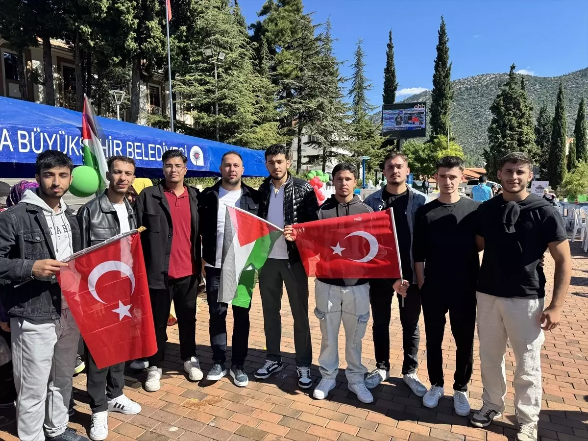 Filistin İçin Hayır Kermesi Düzenlendi