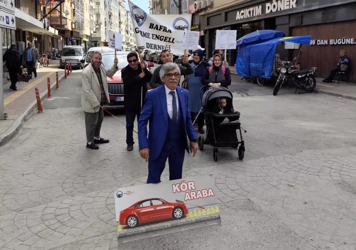 Bafra\'da Görme Engelliler İçin Farkındalık Yürüyüşü