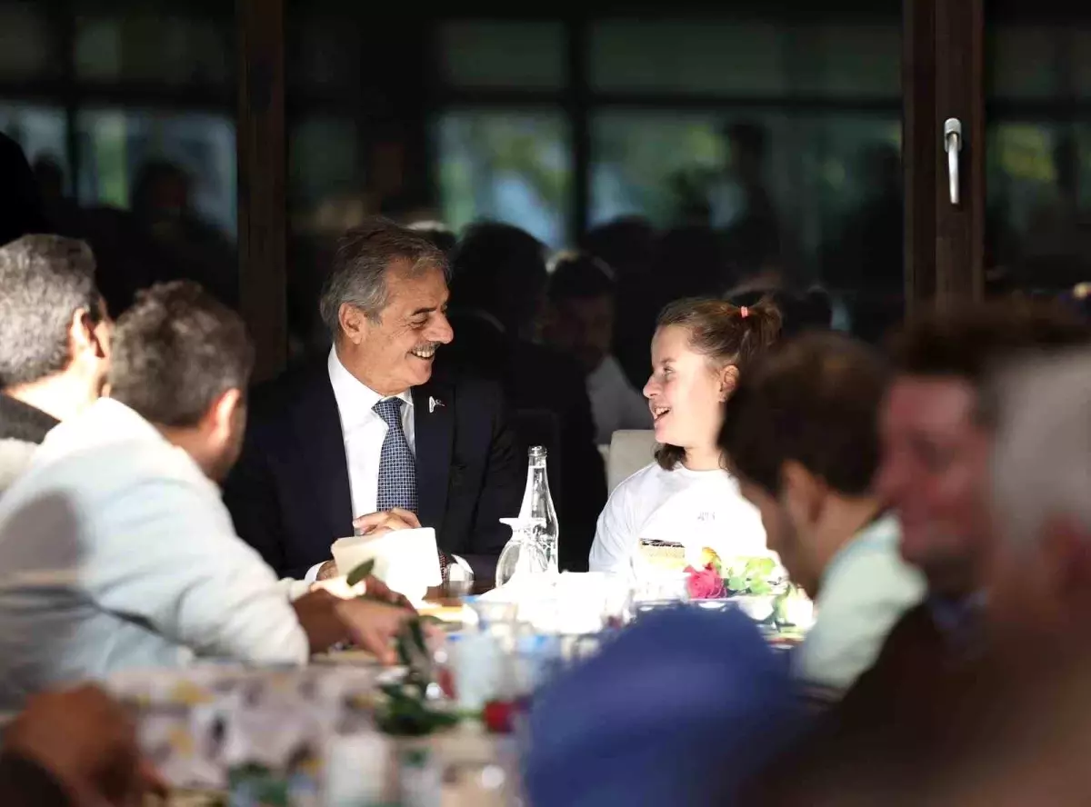 Görme Engelliler Günü\'nde Başkan Alemdar\'dan Anlamlı Mesaj
