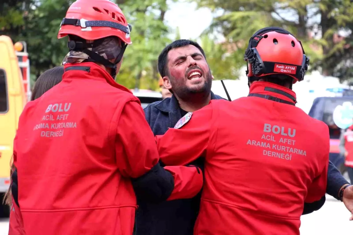 Bolu\'da Deprem Tatbikatı Gerçekçi Senaryolarla Gerçekleştirildi