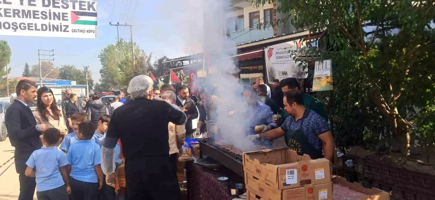 İnegöl\'de Gazze\'ye Destek Hayır Panayırı