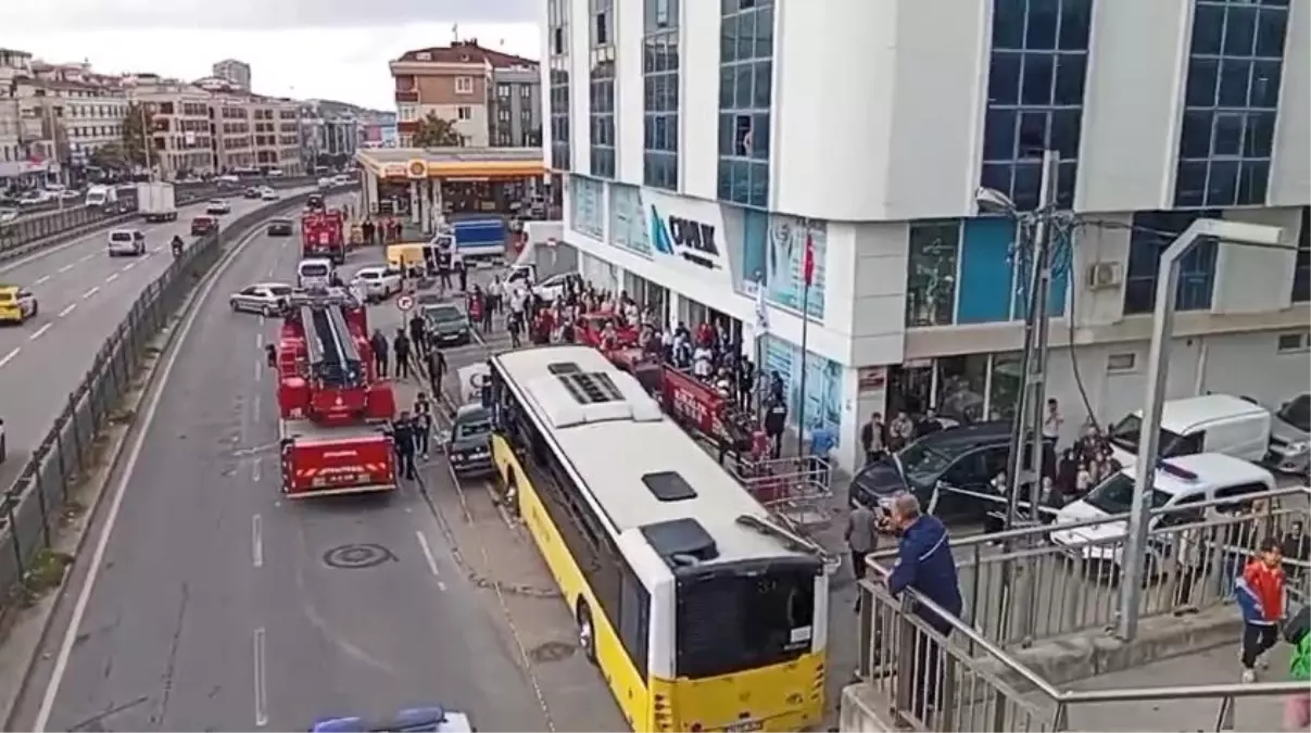 Çekmeköy\'deki otobüsün kaza anı saniye saniye kamerada