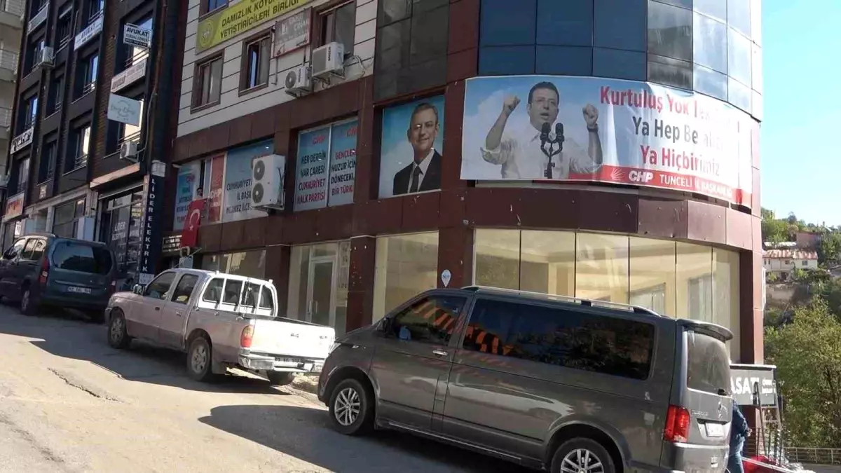 CHP Tunceli\'de Eylem: Parti İçi Huzursuzluk