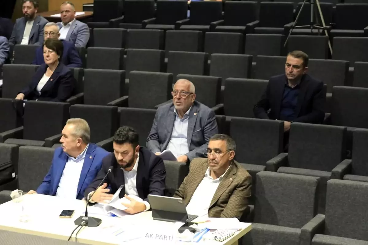 AK Parti İlçe Başkanı Hasan Şahin\'den Tanju Çelik\'in Açıklamalarına Tepki