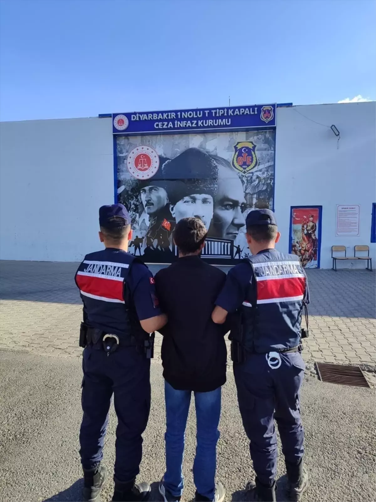 Diyarbakır\'da 69 Suçlu Yakalandı