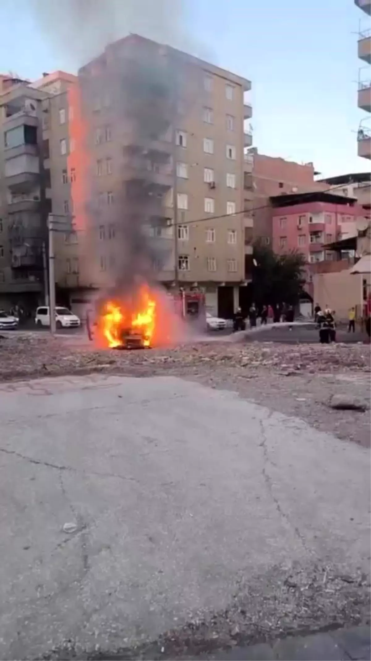 Diyarbakır\'da Araç Yangını