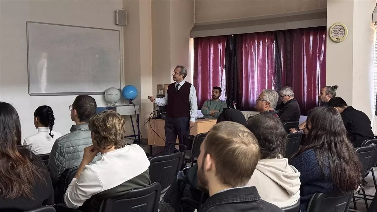 Erciyes Üniversitesi\'nde Kozmik Türler Semineri