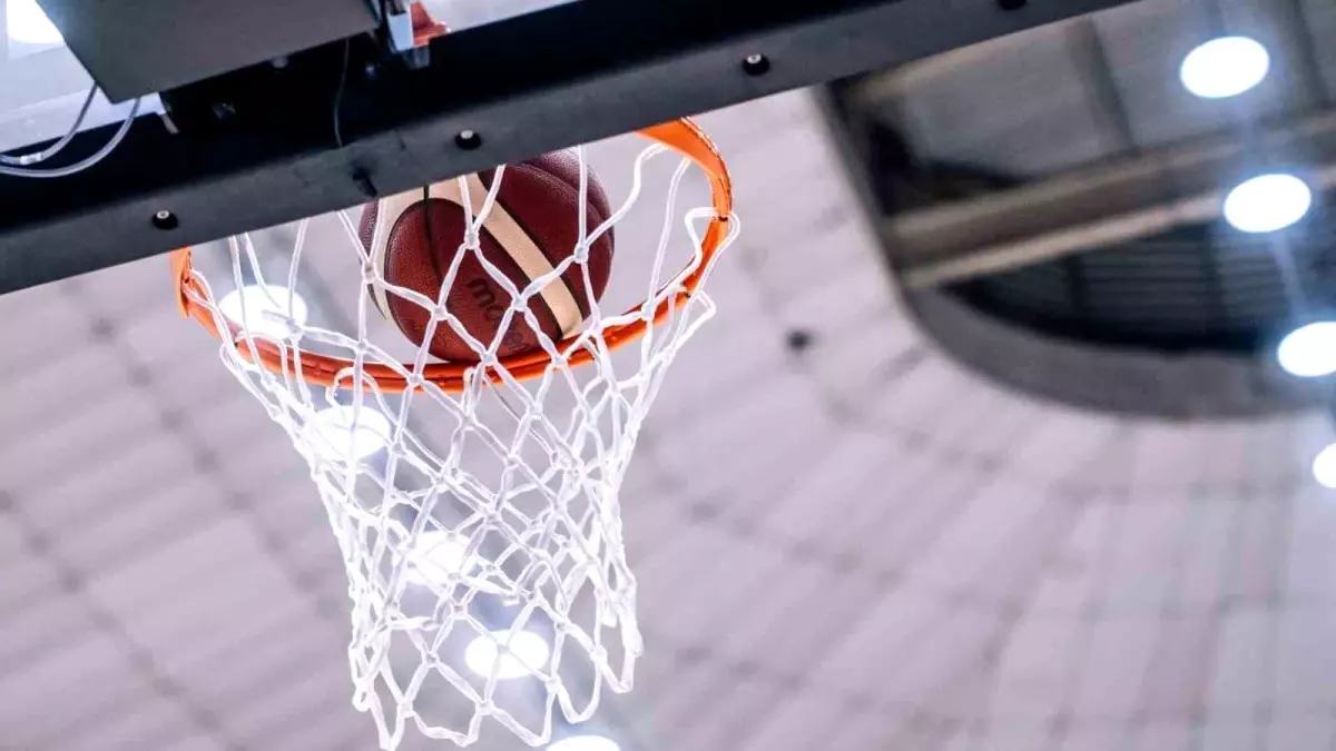 FIBA, Britanya Basketbolu\'nda Yönetim Sorunları Nedeniyle Yetkileri Askıya Aldı