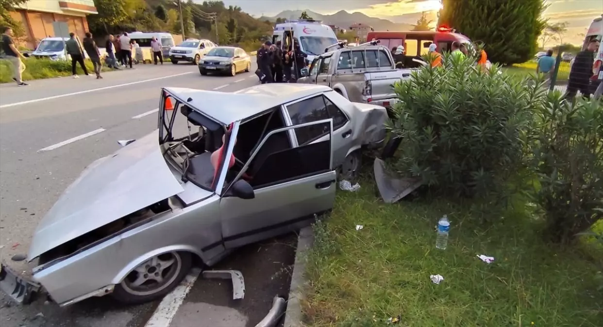 Tirebolu\'da Trafik Kazası: 6 Yaralı