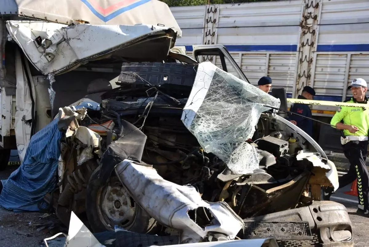 Giresun\'da Trafik Kazası: 1 Ölü, 2 Yaralı