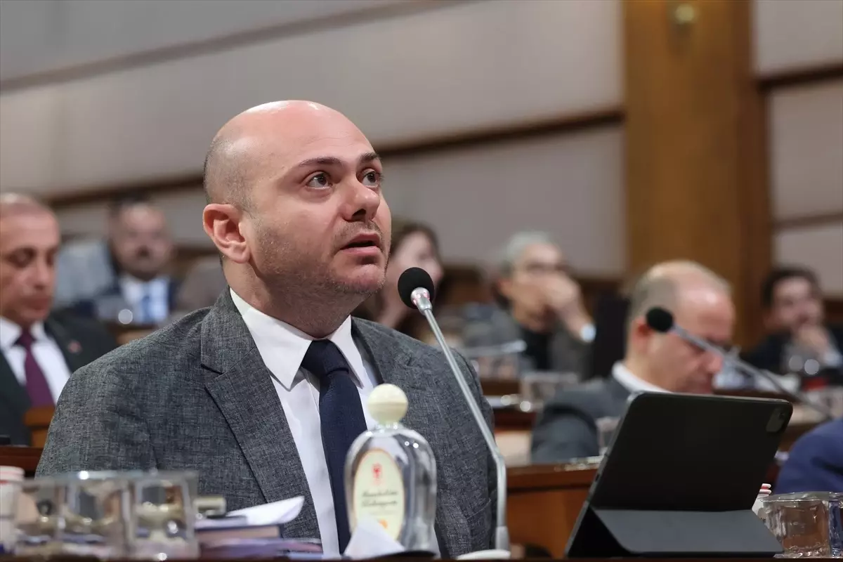 İBB Meclisi\'nde Ulaşım Zammı Tartışıldı